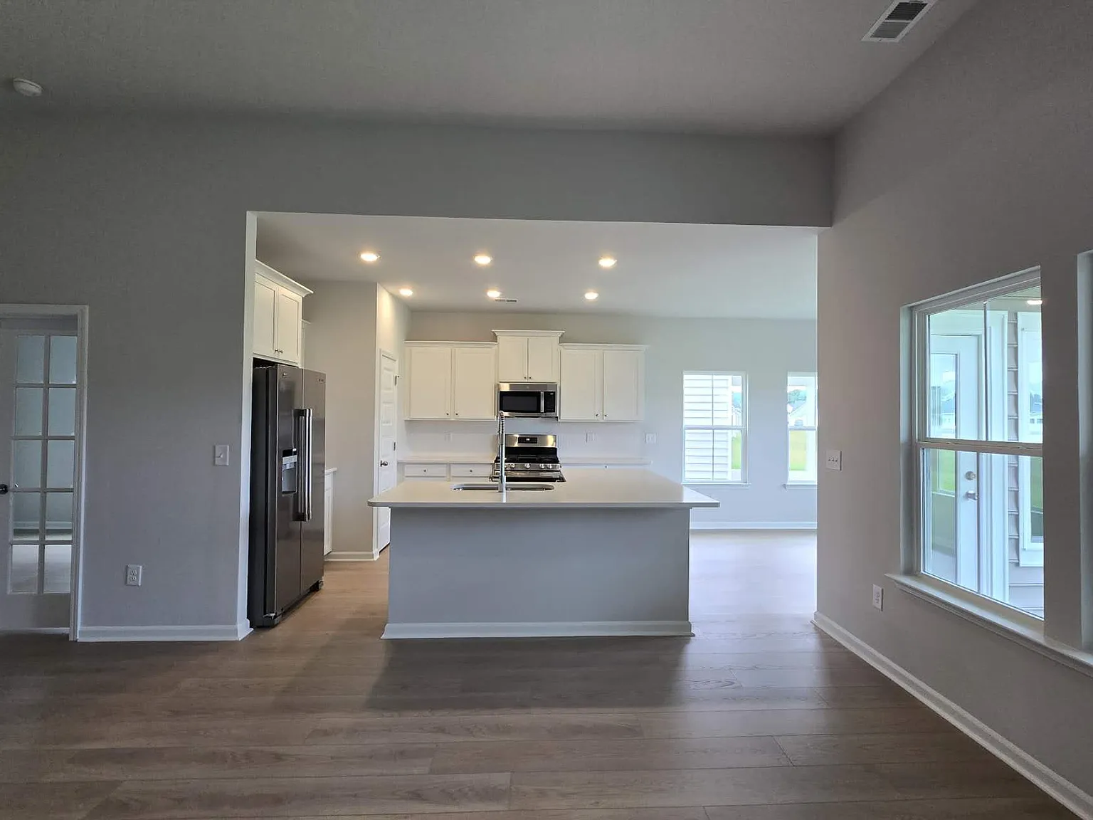 3 bed, 1748 sqft, $2,200 — Photo 4