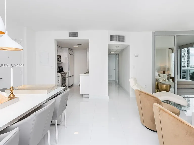 10275 Collins Ave #706 — Photo 8