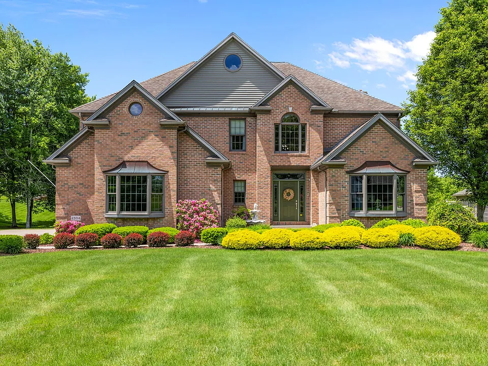 2504 Ron Dr