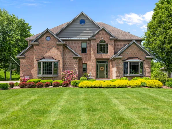 2504 Ron Dr, New Castle, PA 16101