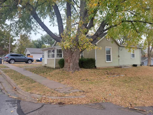 311 Cherokee St, Oskaloosa, KS 66066