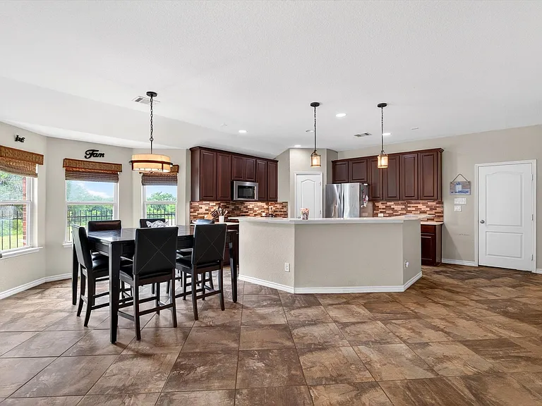 2129 Megan Creek Dr — Photo 14