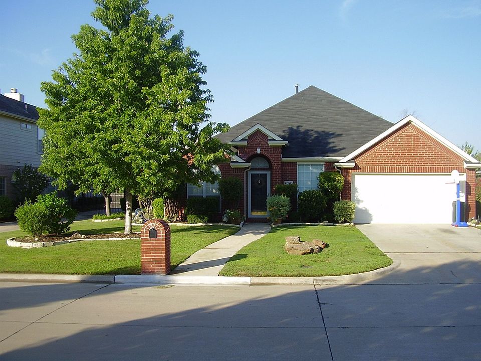 1st image of 1717 Newcastle Dr