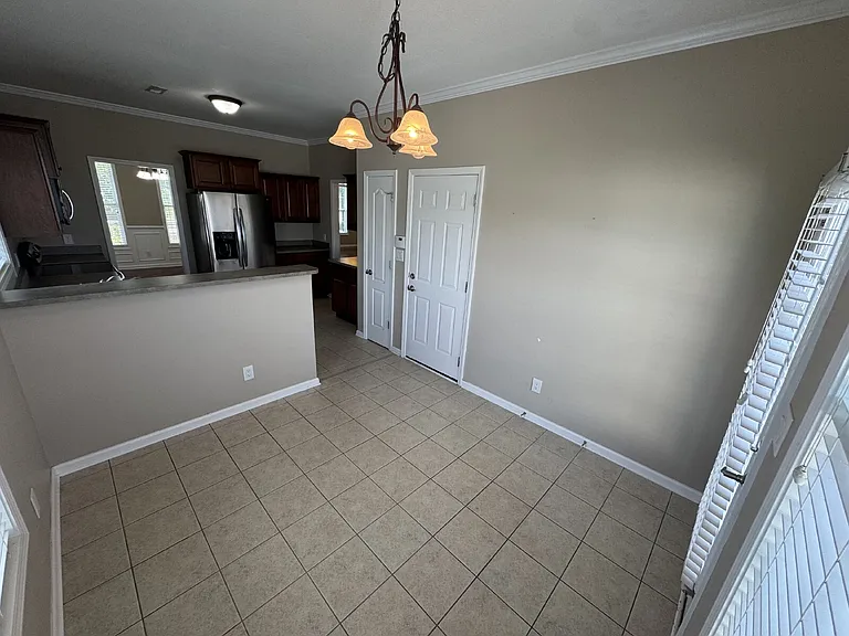 186 Whitman Aly — Photo 7