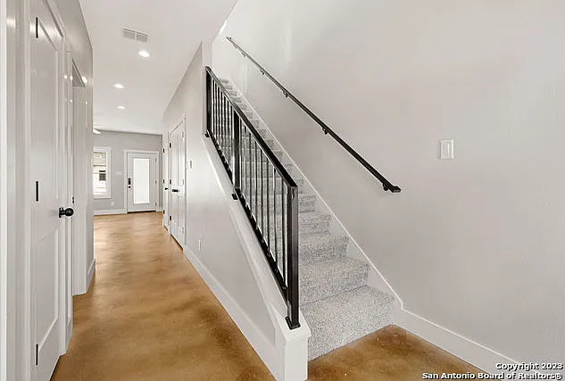 1910 E Houston St #4 — Photo 13