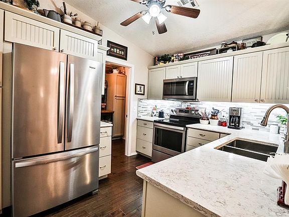 4th image of 1801 Eagle Dr