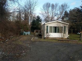 20 Tanglewood Park Dr, Marlboro, NY 12542