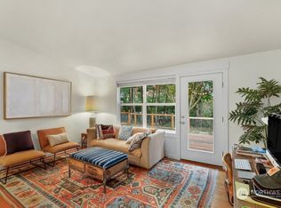 1574 Parkview Dr NE #9, Bainbridge Island, WA