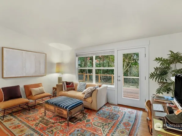 1574 NE Parkview Drive #9, Bainbridge Island, WA 98110
