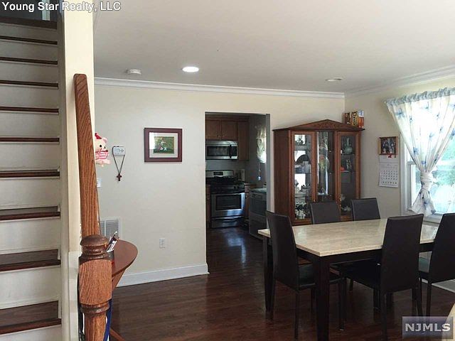 1st image of 804 Grand Ave