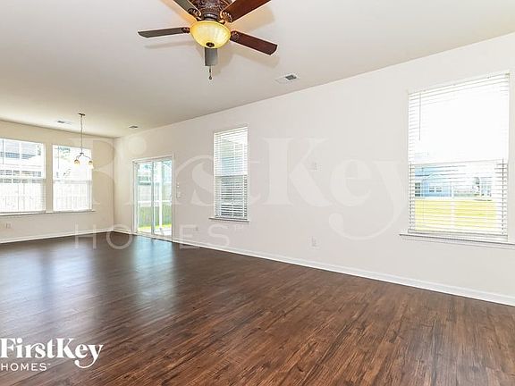 3rd image of 1431 Hermitage Ln