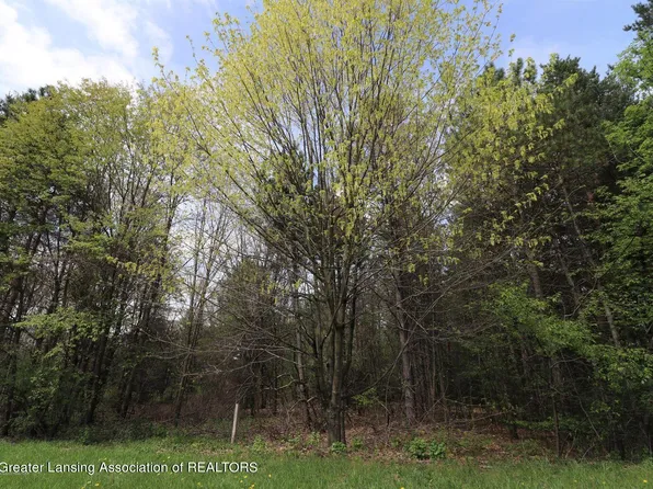 4094 Sebring Dr, Lansing, MI 48911