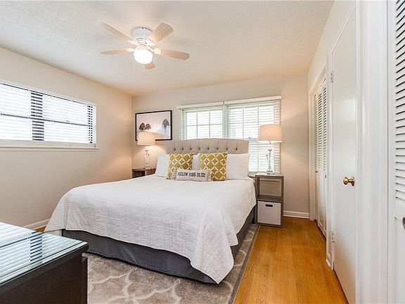 4th image of 2633 Chateau Dr