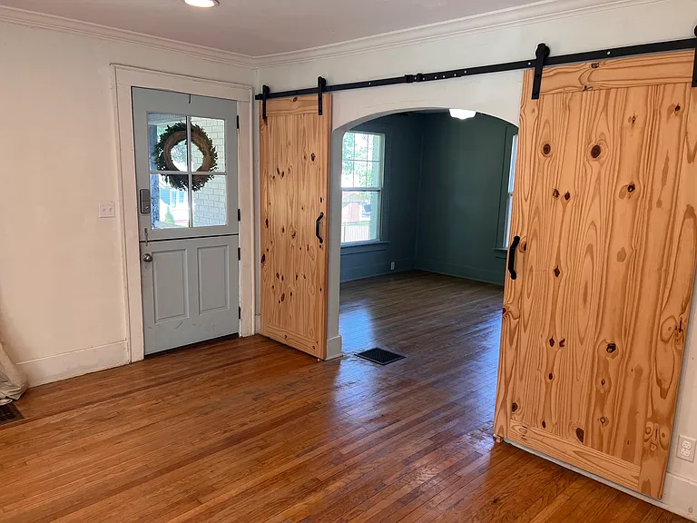 4010 Albemarle Ave — Photo 2