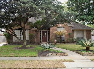 922 Knotty Elmwood Trl, Houston, TX 77062