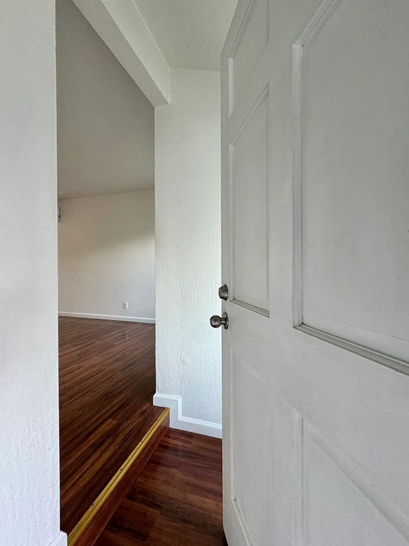 Jefferson Street, 6906-6916* — Photo 4
