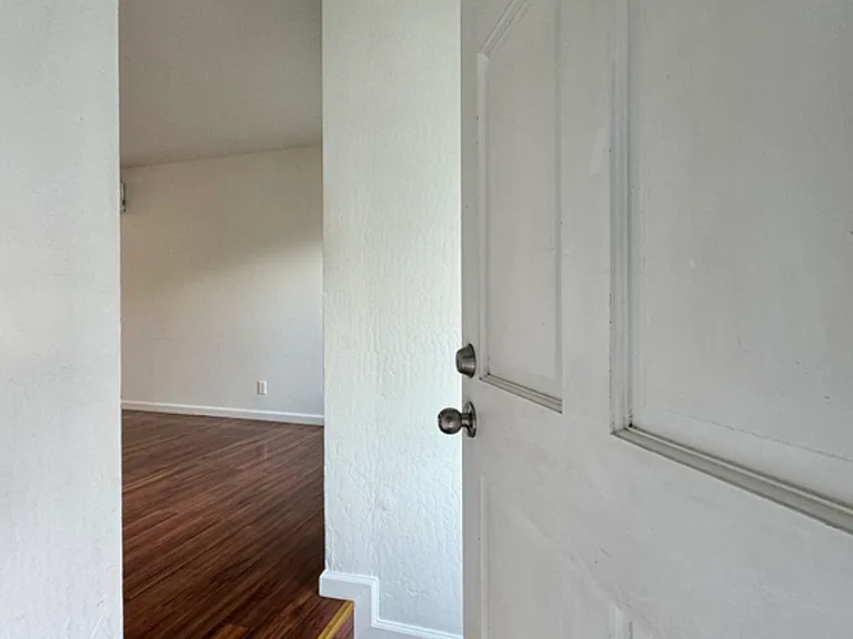 6906-6916 Jefferson St — Photo 5