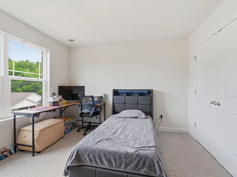 1101 Knobcrest Ct — Photo 22