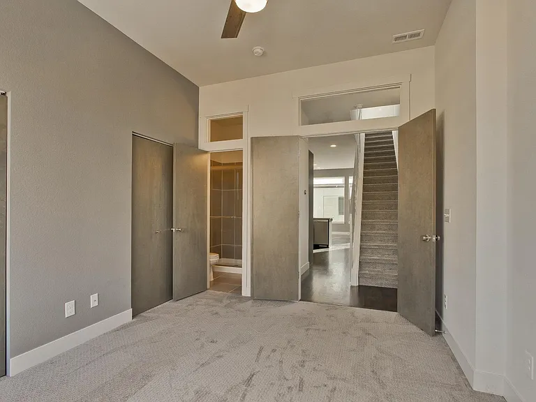 1036 W 37th Ave — Photo 11