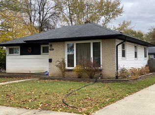 10317 W Rohr Ave, Milwaukee, WI 53225