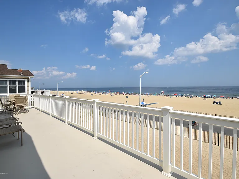 233-3 Beachfront #3 — Photo 3