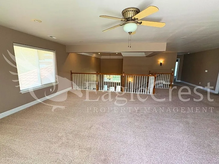 44 Vinehill Dr — Photo 98