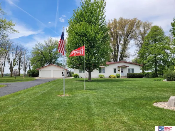 1755 280th Rd, Seward, NE 68434