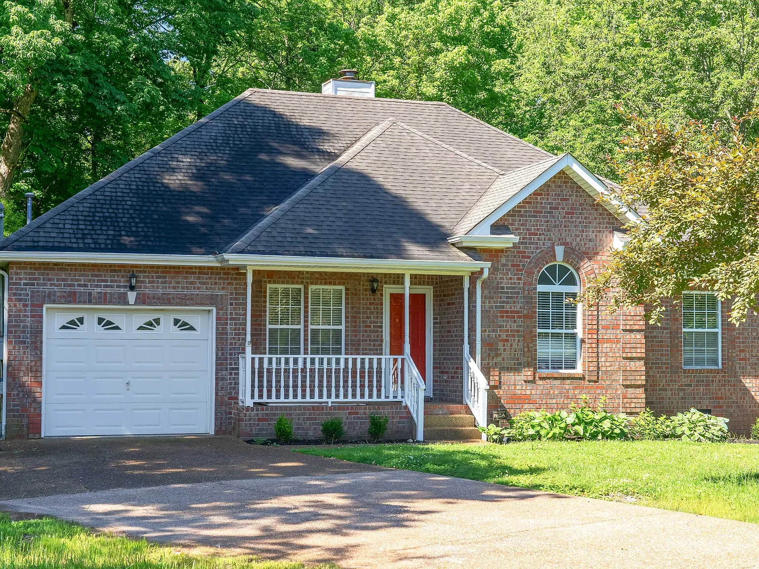 3 bed, 1358 sqft, $2,000 — Photo 1