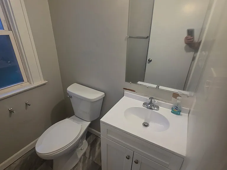 550 Sheldon Ave — Photo 3
