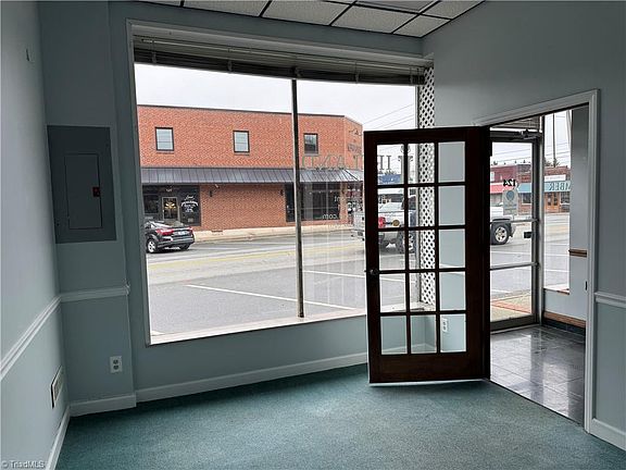 5th image of 124 S Main St