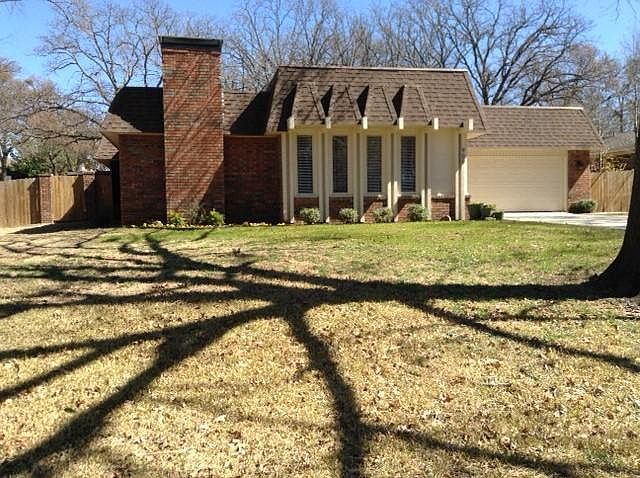 1st image of 900 Hickory Ln #0