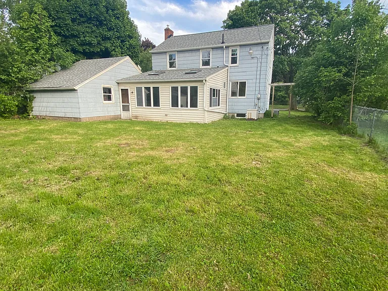190 Lattimore Rd — Photo 2
