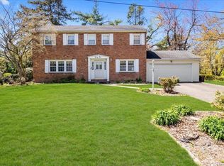 41 Lowell Rd, Port Washington, NY 11050