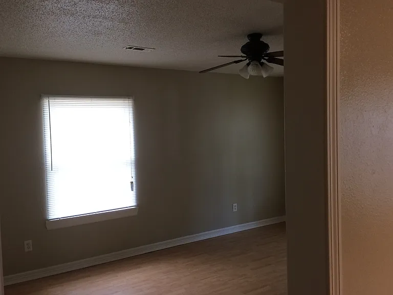 2728 N Villa Blvd — Photo 8