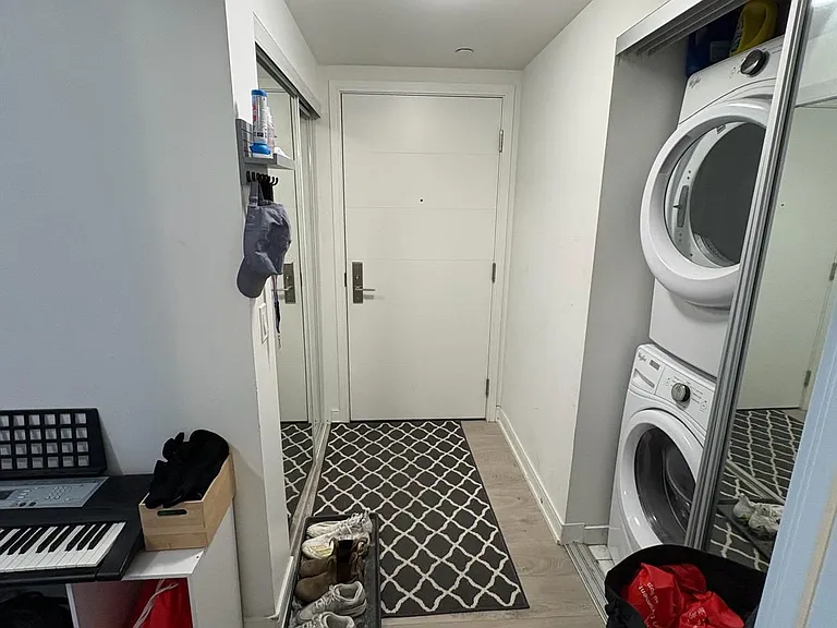 50 Wellesley St E #807 — Photo 3