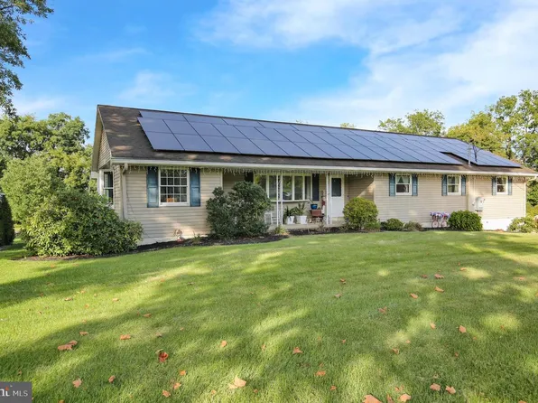 1046 Cross Keys Rd, Leesport, PA 19533