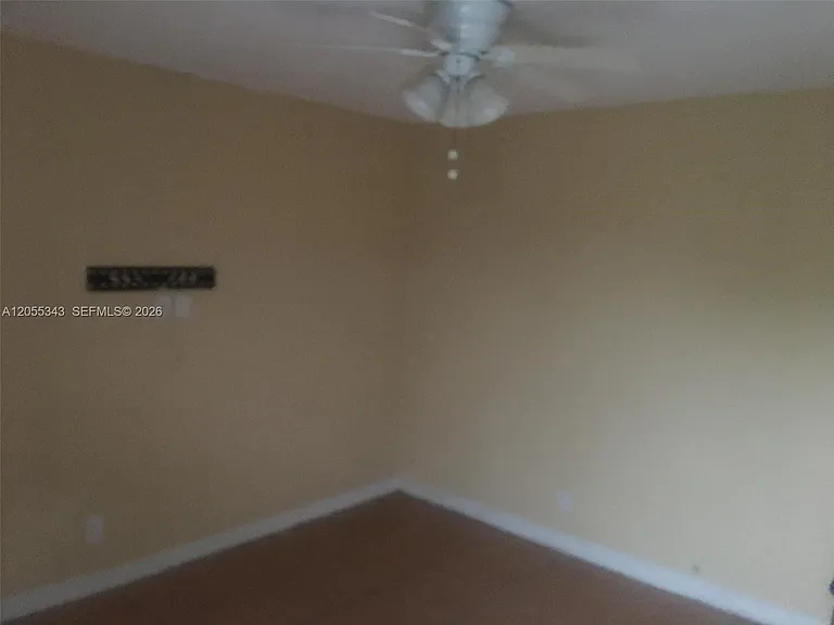 320 NE 11th Ave #1 — Photo 5