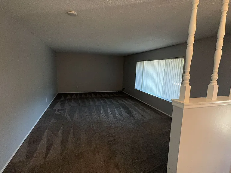 11586 S Smith Ave — Photo 2