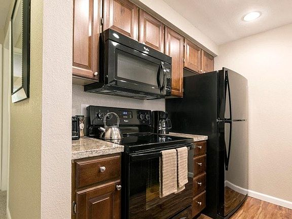2nd image of 16 149th Ave NE APT D