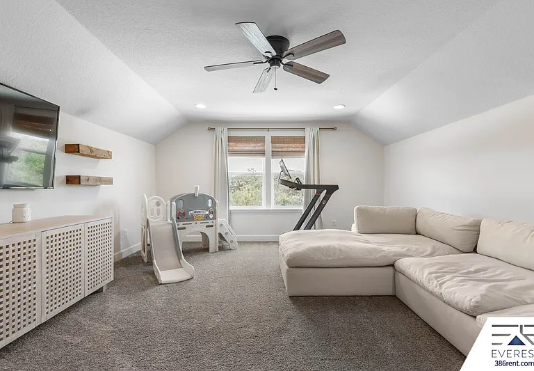 66 Los Lagos Blvd — Photo 31