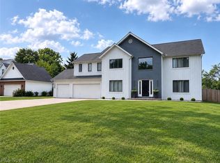 608 Dewitt Dr, Highland Heights, OH 44143