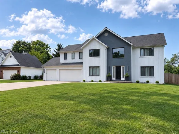 608 Dewitt Dr, Highland Heights, OH 44143