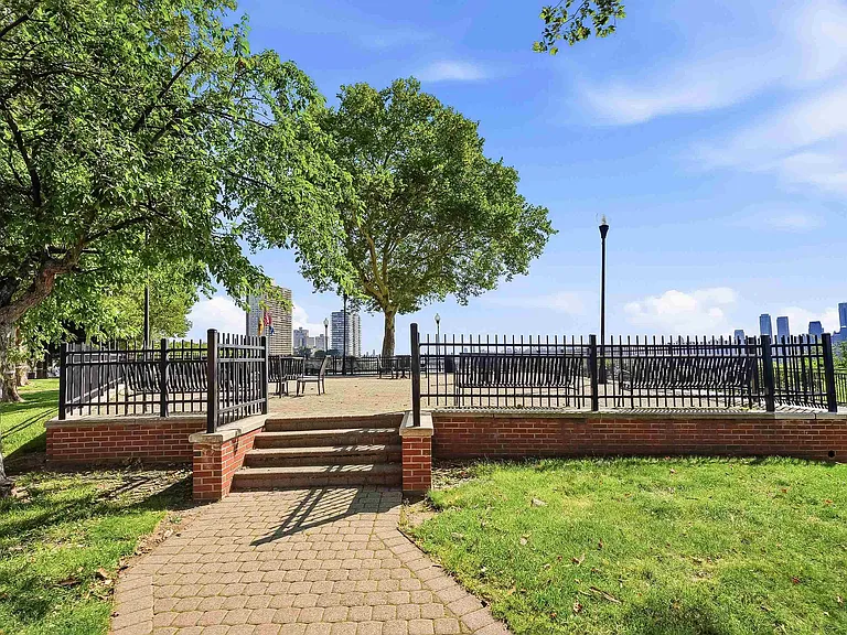 5311 Boulevard E #7 — Photo 18