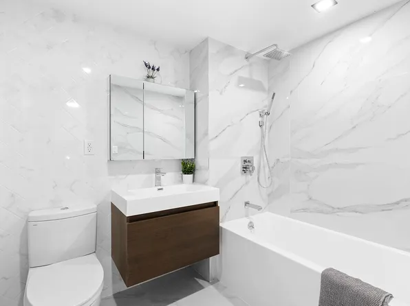 1673 Ocean Avenue 5E image 2 of 9