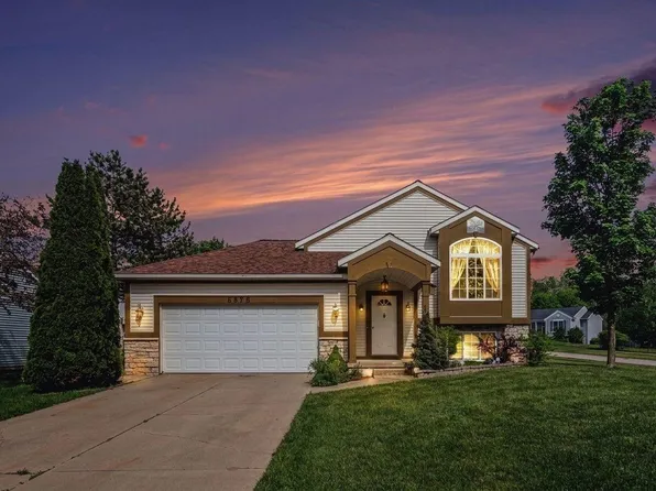 6878 Lake Bluff Dr NE, Comstock Park, MI 49321