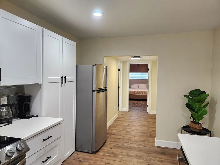 306 Hazeldine Ave SW #6 — Photo 11