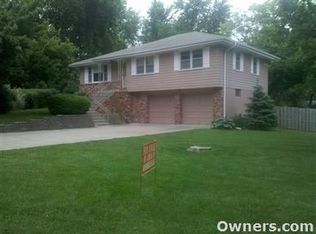 1905 Pleasantview Ln, Bellevue, NE 68005