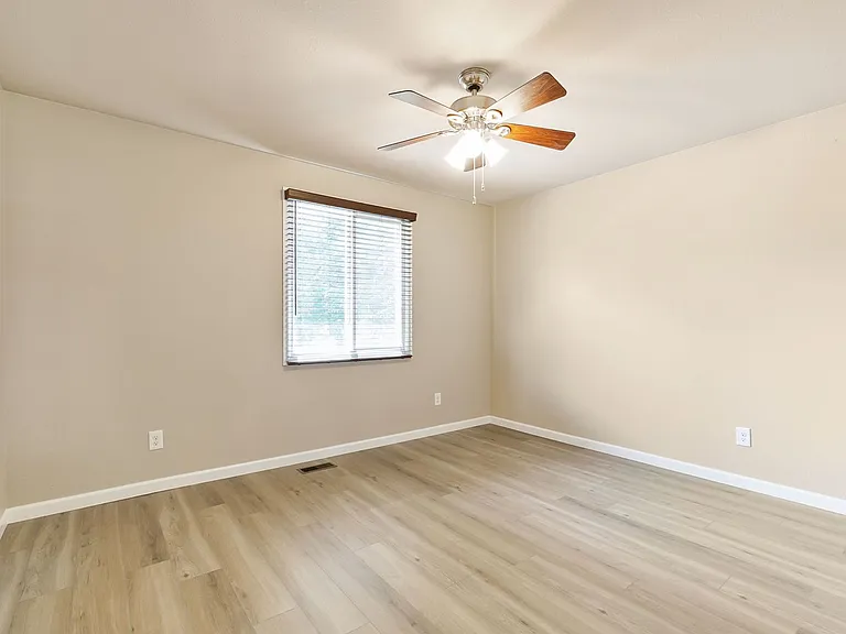 419 Albion Way — Photo 10