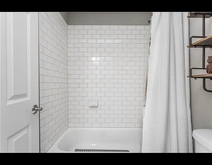 829 S Randolph St — Photo 28