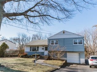 195 Denver Rd, Paramus, NJ 07652